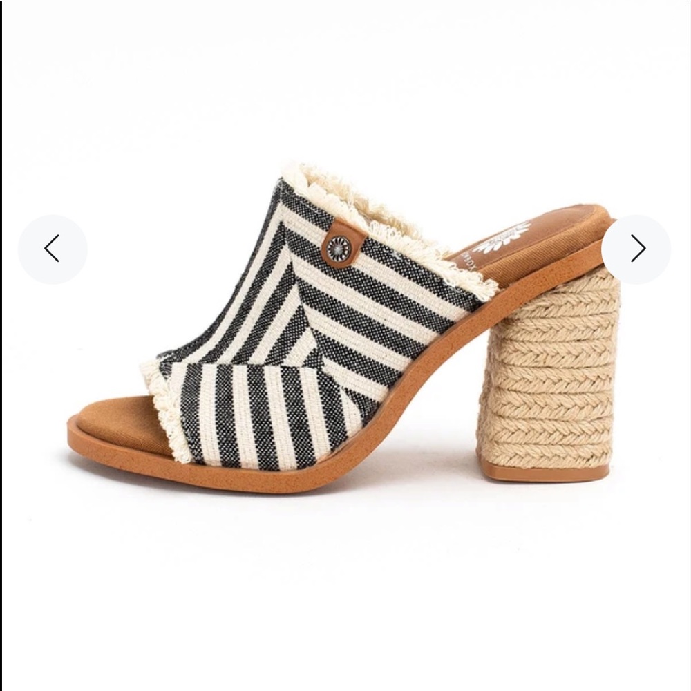 Yellowbox Caddie Sandal NWOT - 9.5